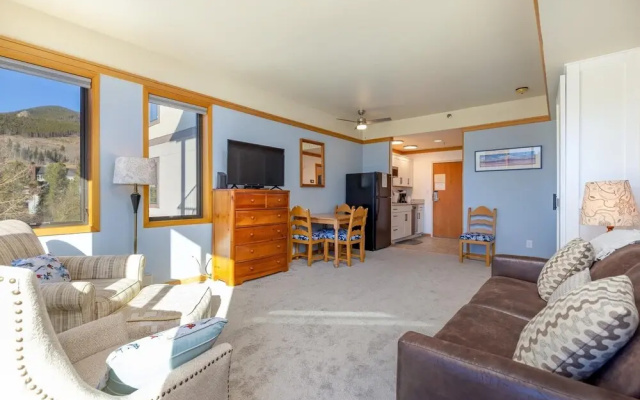 2756 Slopeside Condo