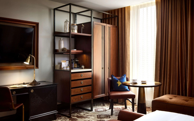 The Peregrine Omaha Downtown, Curio Collection by Hilton