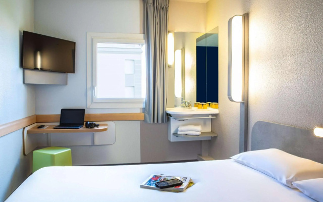 Отель ibis budget Paris Porte de Montmartre