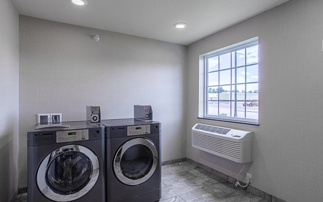 Cobblestone Inn & Suites - Guernsey