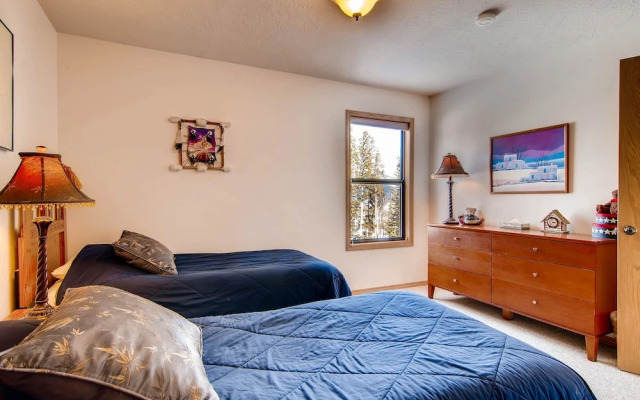2028 Ryan Gulch 4 Br townhouse by RedAwning