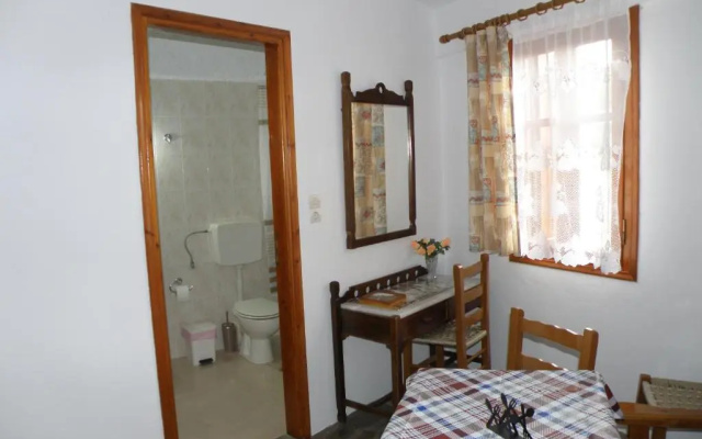 Triopetra Martha Giannis Stone House