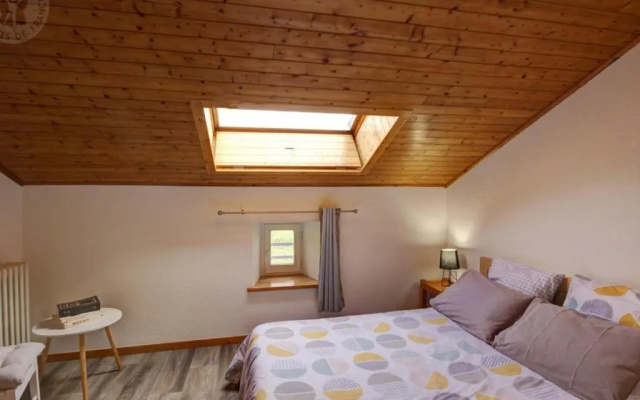 Gite Apinac, 3 pièces, 4 personnes - FR-1-496-122