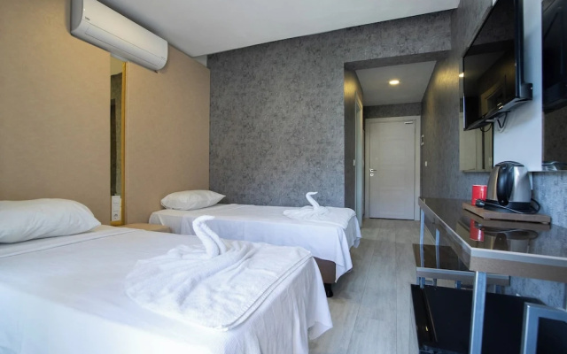 Emilia Hotel
