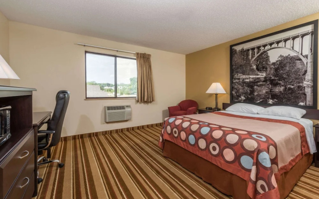 Super 8 Franklin Middletown Area