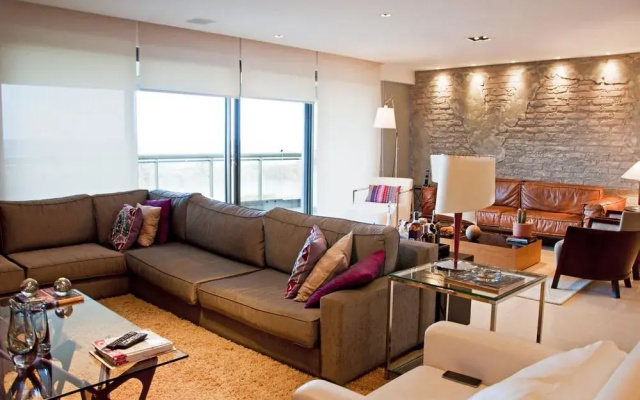 Golden Oasis Living in Rio