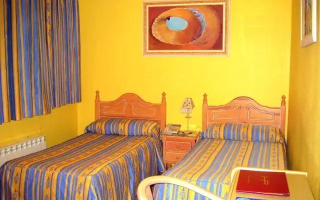 Hostal Plaza DOrt