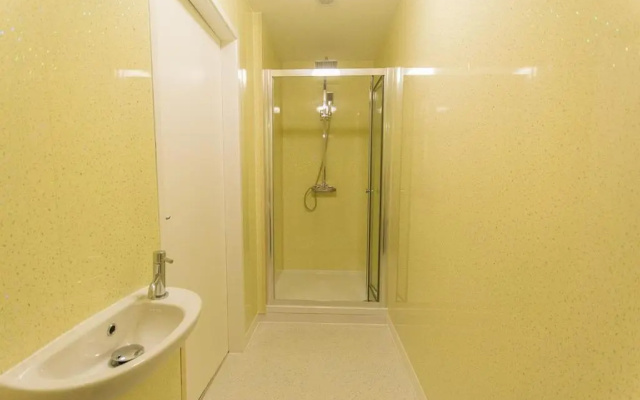 Hendy - First Floor Apartment