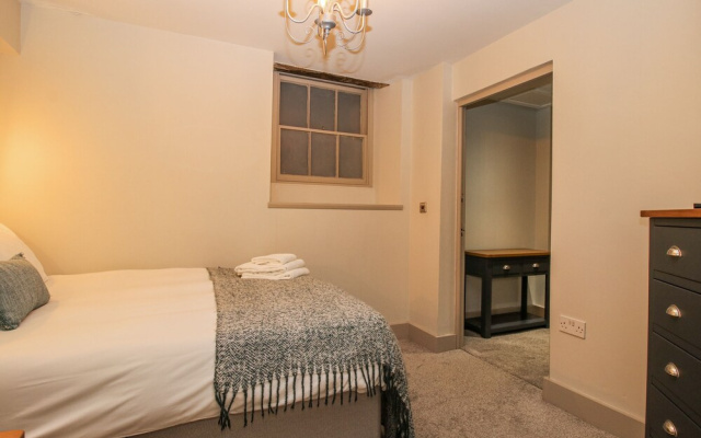 1C College Hill