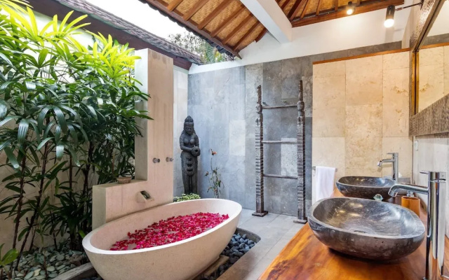 Luxury Balinese 3-bedroom Villa in Seminyak - A Popular Choice!