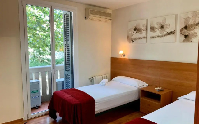 Hostal Madrazo