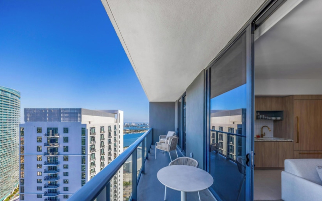 2-BD Condo in - Skyline & Ocean Views
