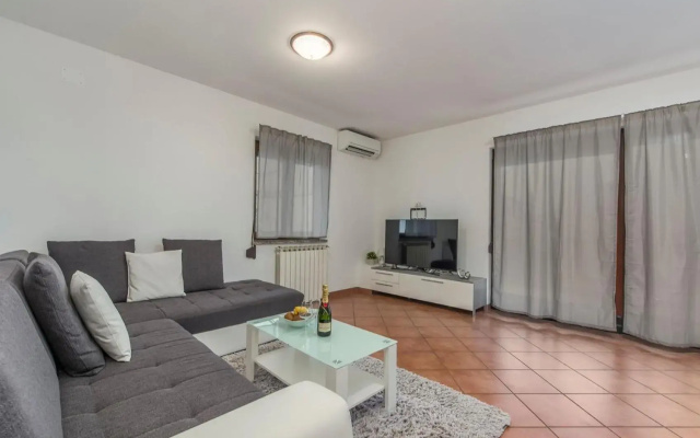 Apartment Narcisa with Terrace