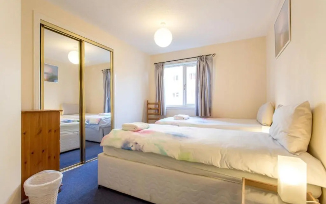 Central & stylish 3 bedroom, 2 bath, free parking