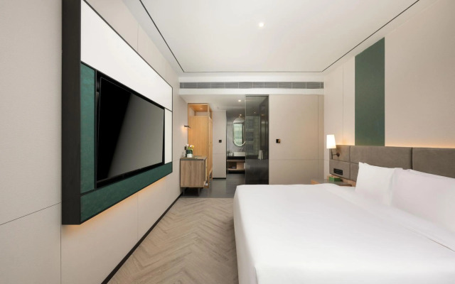 Отель Holiday Inn Guangzhou Zhujiang New Town by IHG