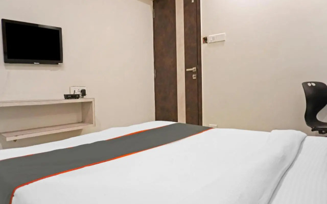 OYO 946 Royce Studio Apartments