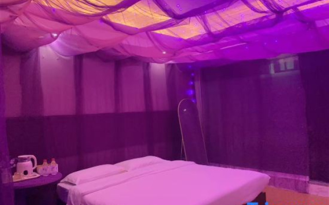 V8 Theme Hotel Binya