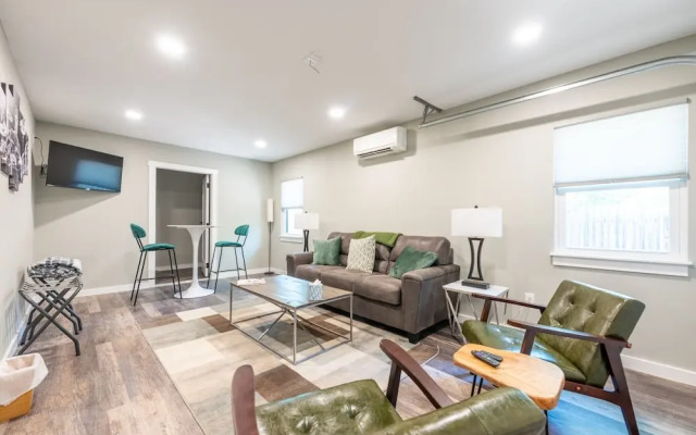 Zander Haus 3 Bedroom Home by RedAwning