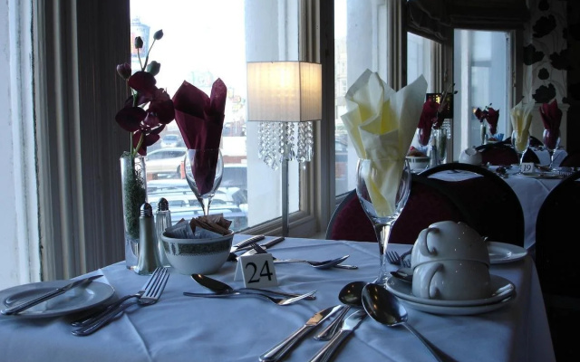 Parisienne Hotel
