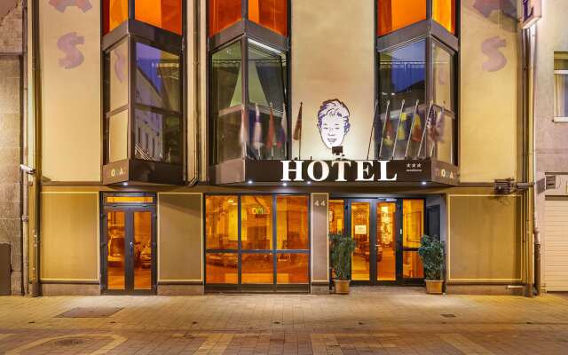 Hotel Thomas Budapest вид на фасад