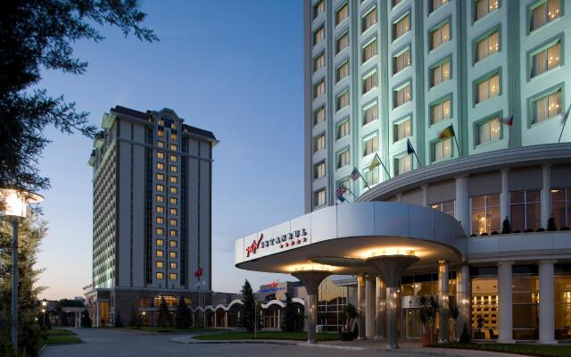 WOW Istanbul Hotel вид на фасад