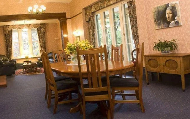 Cathedral Inn