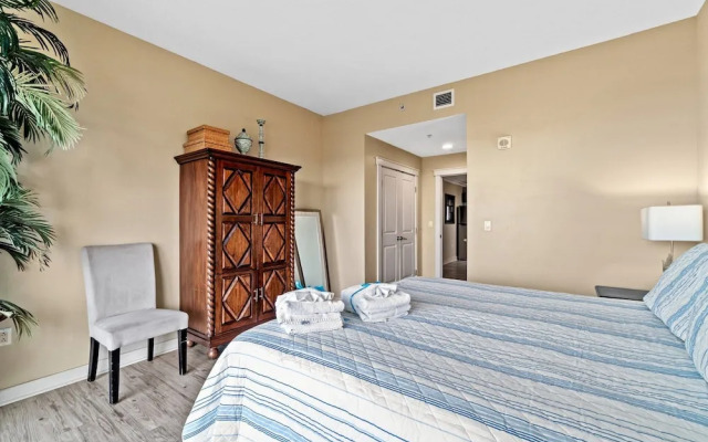 Rooftop Views of The Gulf! 1800 Square Foot Private Rooftop Terrace!