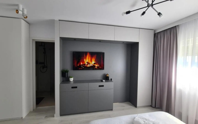 Government Deluxe Studio by Magic Apartments