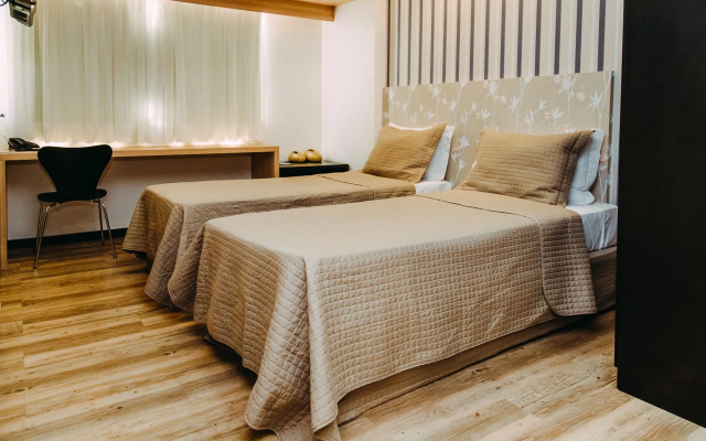 Arrey Executive Hotel