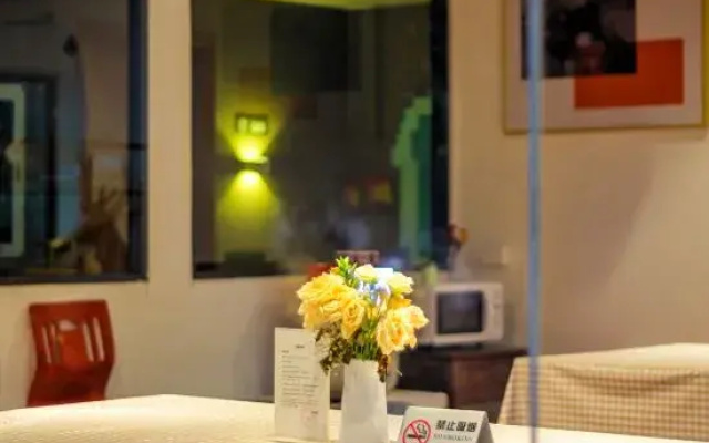 Dengba International Youth Hostel (Shenzhen Futian Convention and Exhibition Center)