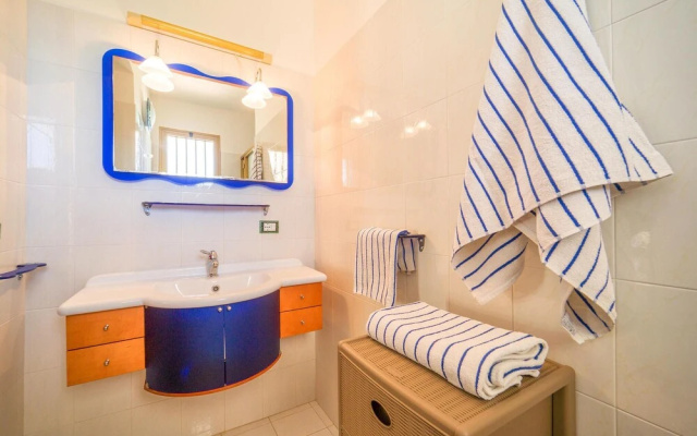 Amazing Home in Menfi With 3 Bedrooms and Wifi