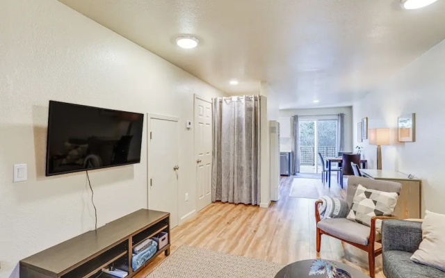 Airy Fortuna Apartment With Deck!
