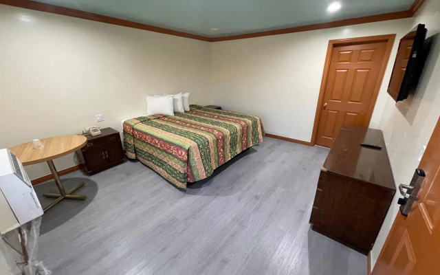 Hill Top Motor Inn