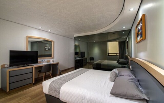 Hotel Embassy