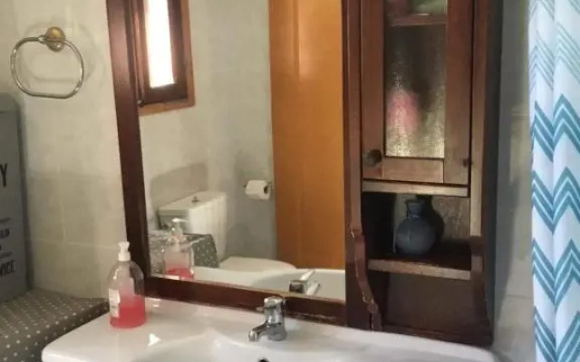 Tota's guest house, 4 min walk to the beach