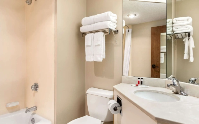 Days Inn by Wyndham Fargo/West Acres