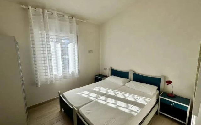 Seafront Flat With Stunning Views