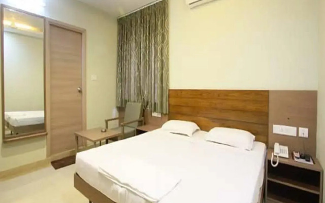OYO Flagship 19581 Hotel Raj Classic MG Road