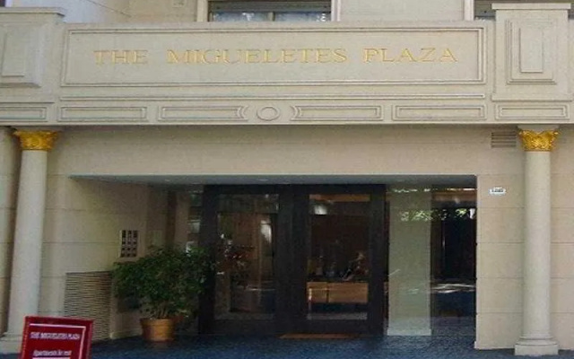 Migueletes Plaza Suites