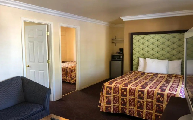 Lamplighter Motel