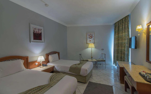 Dexon – Roma Hotel
