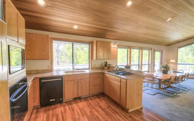 White Elm Lane 31