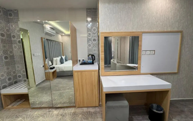 Rose Land Hotel