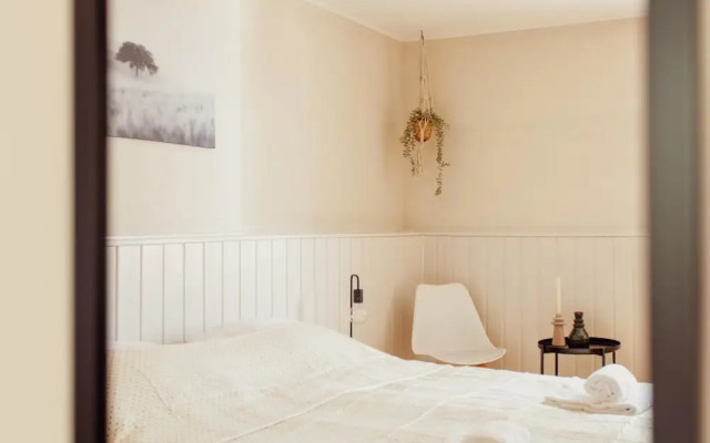 Authentic House With Playroom and Infrared Sauna