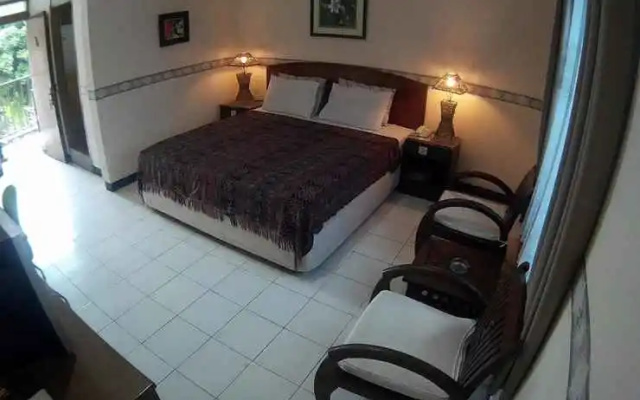 Hotel Srondol Indah