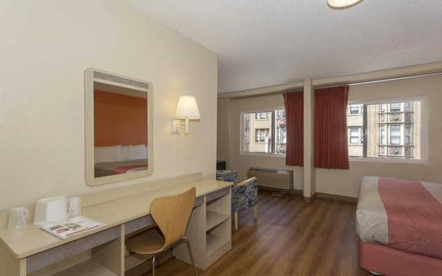Motel 6 Belmont, CA - San Francisco - Redwood City