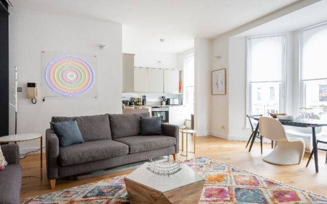 Отель The Notting Hill Nook - Bright & Quiet 2BDR Apartment Великобритания, Лондон - отзывы, цены и фото номеров - забронировать отель The Notting Hill Nook - Bright & Quiet 2BDR Apartment онлайн комната для гостей