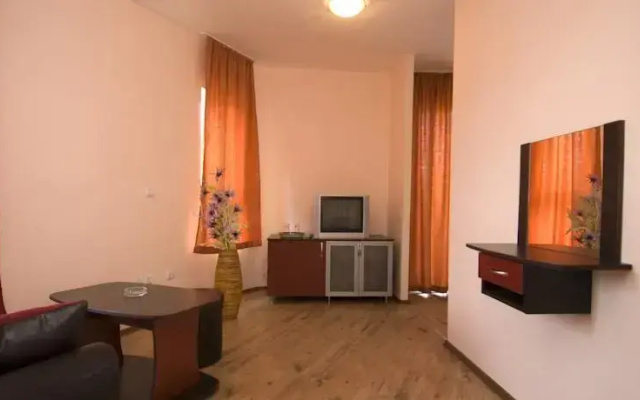 Vromos Guest House