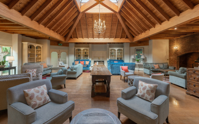 Careys Manor & Senspa