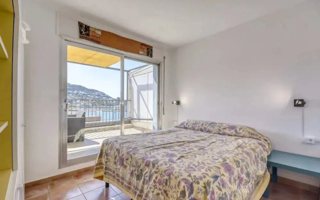Apartment in Roses Near Beach